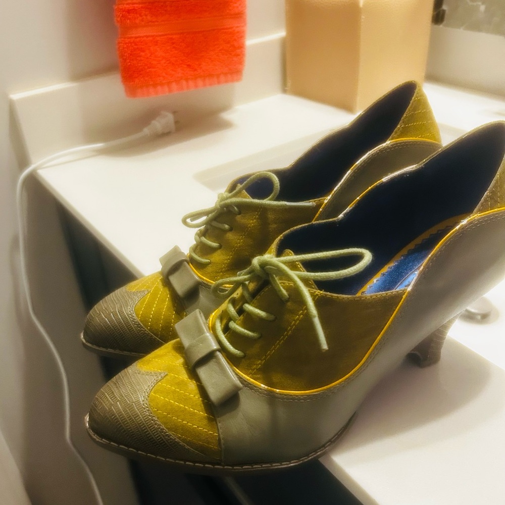 Poetic License Olive and Gray Heels